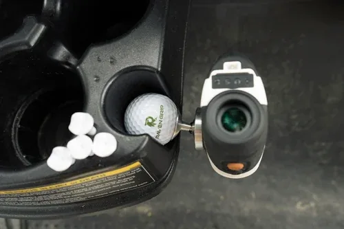 Raven Grip in use on the golf course