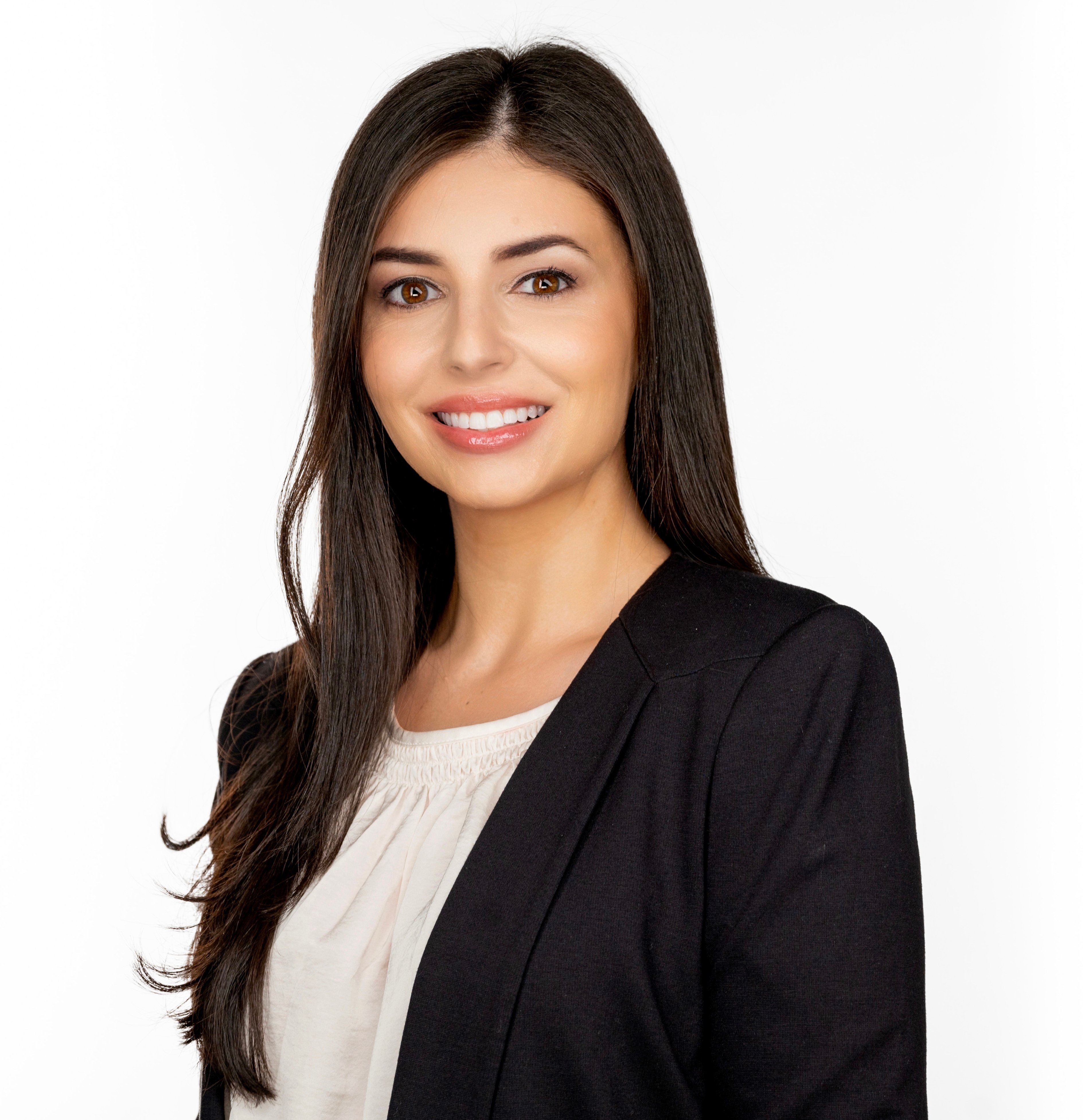 Zoe Bernstein Headshot